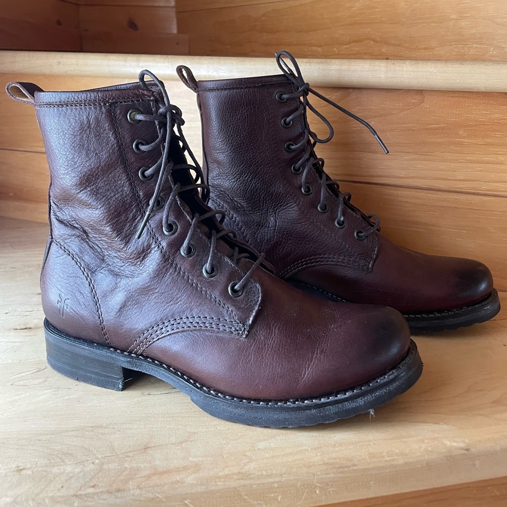 Frye Veronica  Lug Sole Lace Up Boot, Size 7.5